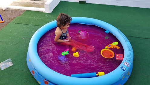 作死老外diy无硼砂巨型史莱姆,居然用水晶泥泡澡,脑洞大开太过瘾