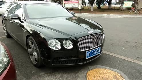 红标的宾利,多钱买的啊