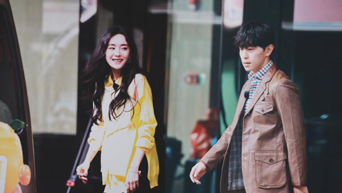 好久不见抱一个!杨幂复工与邓伦拥抱超甜蜜 捂嘴偷笑长腿抢镜