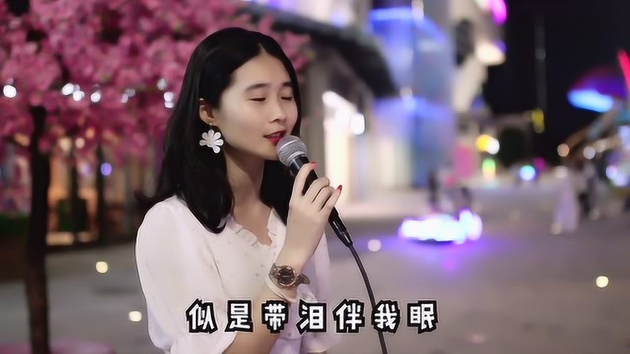 惠州灿邦新天地邝美云的《寂寞的风》,早已被寂寞步伐默默的踏遍