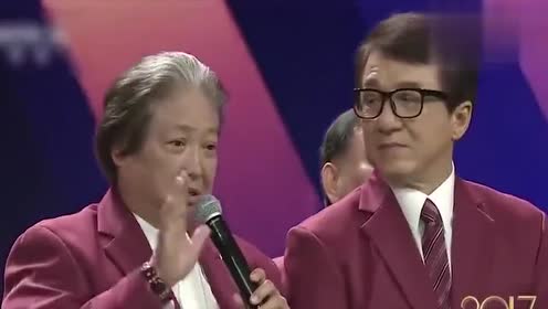 七小福再聚首视频,洪金宝白发苍苍,成龙泪洒全场