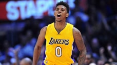 麦基尼克扬经典画面再度出现！盘点NBA那些因为不看球发生的五大囧时刻