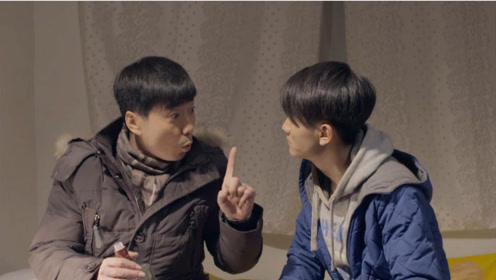 电视剧:继父回家上传者:影视喜乐坊时 间:2021-06-07嘉木和嘉嘉晚餐做