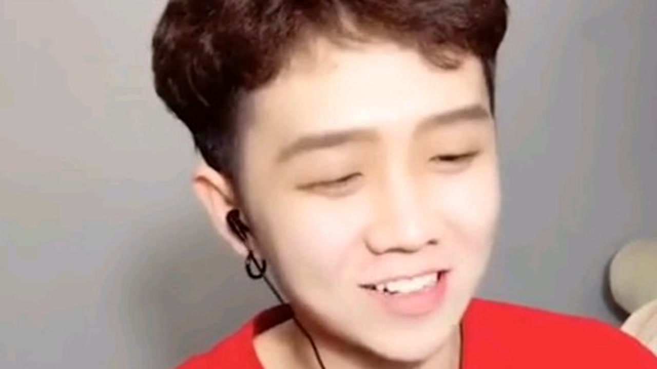 郭聪明翻唱的《顿啦 爱你》唱的很不错,一起来听,女版也很清新
