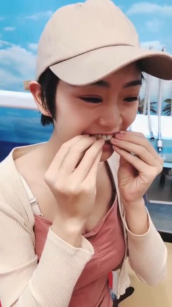 这五官一瞅就是美女,谁知嘴一张,有点怀疑人生