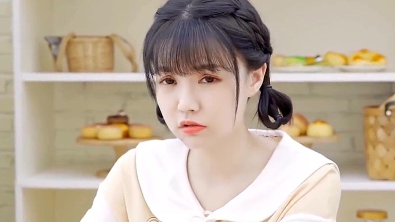 饭思思翻唱《有个小胖妞》太好听,有个小胖妞,她胖的像个球!