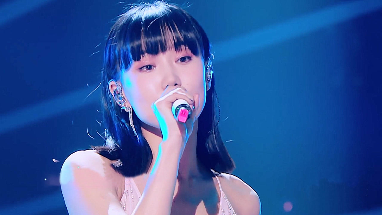 黄龄对《大风吹》下手了,听完腿都软了,网友:这歌声要打马赛克