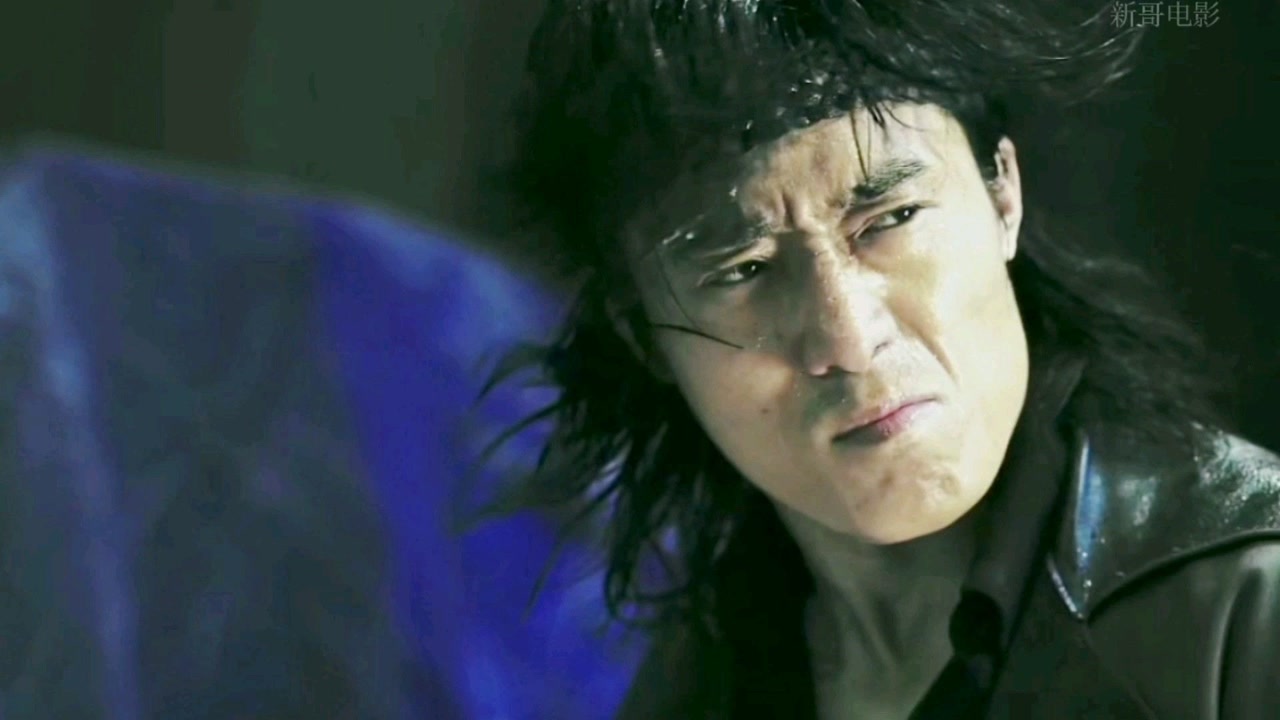 超级保镖:男子为了复仇,穿铁鞋练功十年,脱下铁鞋所向无敌#动作片