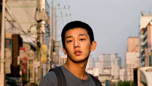 李沧东《燃烧》预告片 入围71届戛纳主竞赛单元