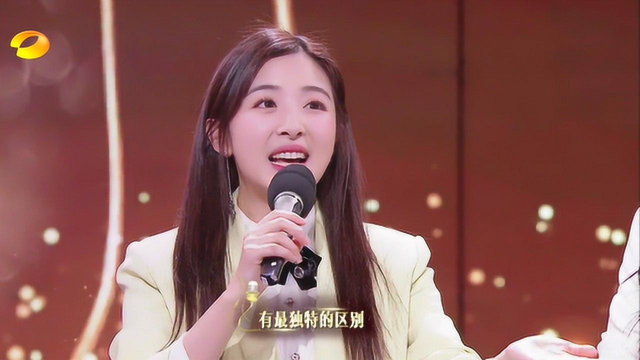 满满的回忆,张含韵再次唱响《酸酸甜甜就是我》,依旧很甜美_综艺_高清