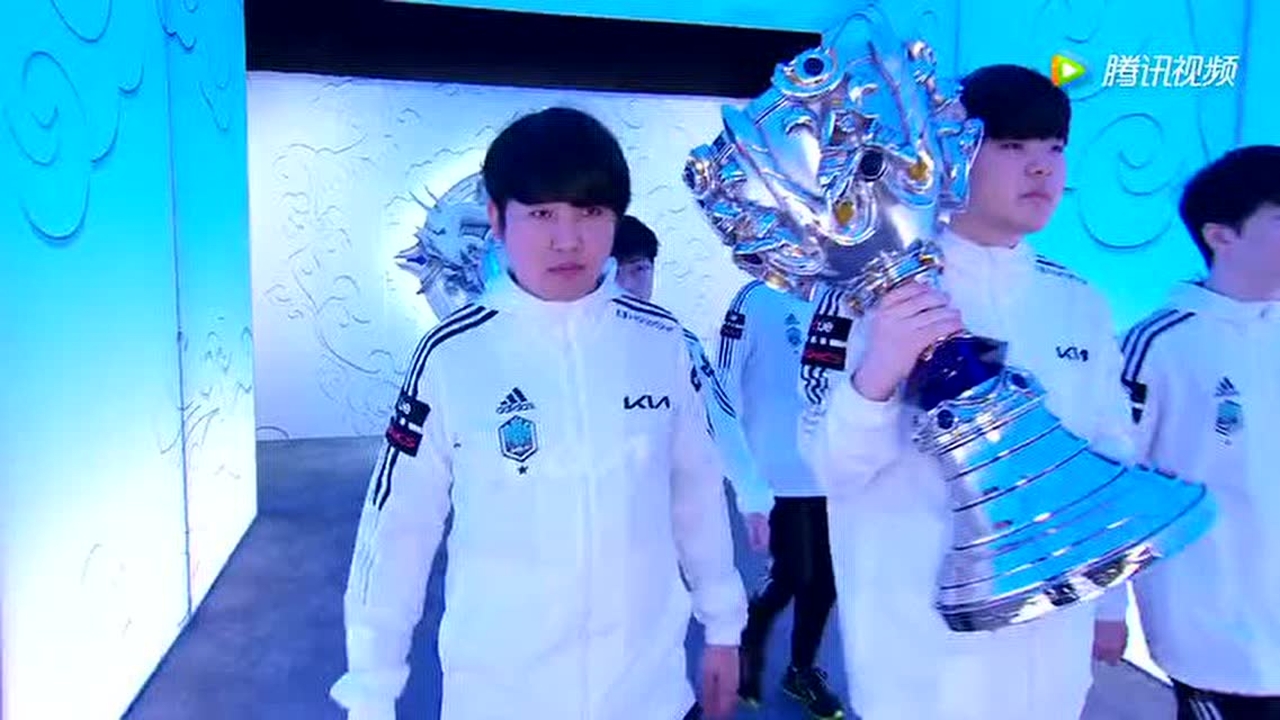 还奖杯