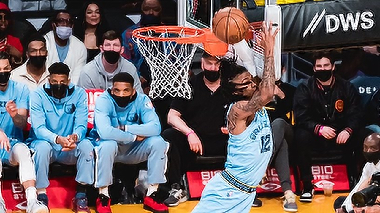 NBA历史上双手拍帽合集 詹姆斯和莫兰特领衔主演