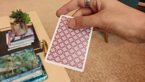 魔术揭秘:炫酷空中回旋扑克牌!原来这么简单!