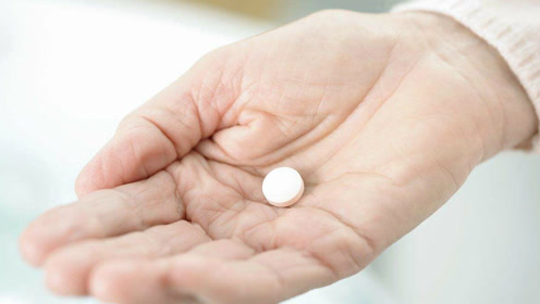 42岁阿姨皮肤像18岁,只因睡前涂抹一粒这样一个小药片