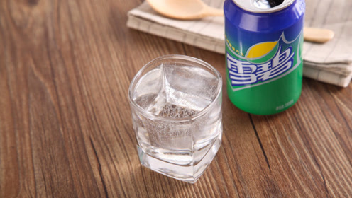 喝雪碧不用花钱买!在家几毛钱就能做一杯,手把手教你,很简单