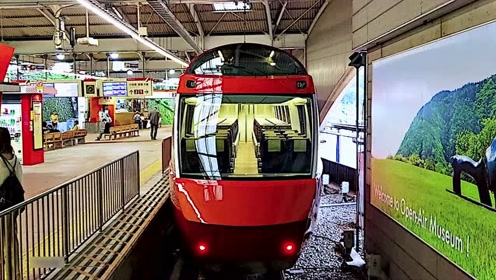 乘坐日本的双层列车,车头的视野真广阔