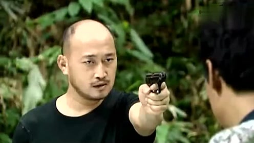 卧底警察为了抓毒贩在丛林与毒贩展开生死枪战