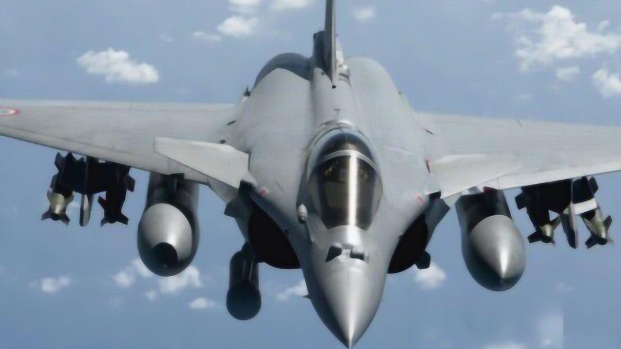 中国这款强击机有多猛?能挂载一颗大核弹,如今已默默隐藏了40年