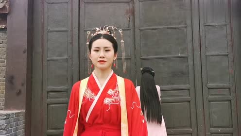 凤姐来到横店一年左右,为了拍戏通过不断努力,一天忙个不停