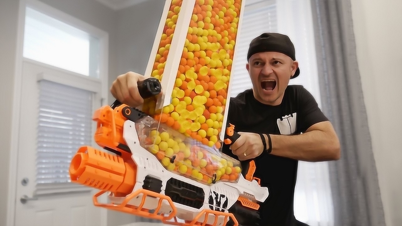 老外开启真人玩具枪大战,扣下扳机就是千发子弹,简直超会玩!