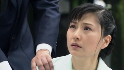 到临终时,耀宗用力呼唤她,一家人再在一起真的特别温馨0:03:59电视剧