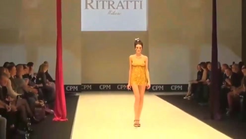 纽约春夏时装周比基尼秀,美丽超模轮番登场,超级养眼
