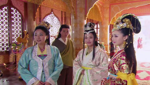 萝蔓女国有三位公主,长公主长得倾国倾城,不料两位妹妹更是惊艳