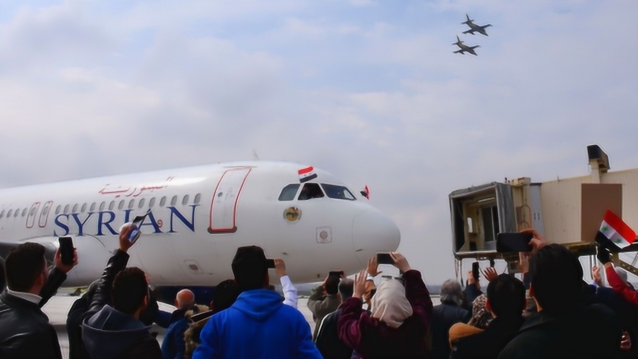 即将赢得最后胜利 叙利亚阿勒颇机场时隔8年再度迎来民航客机