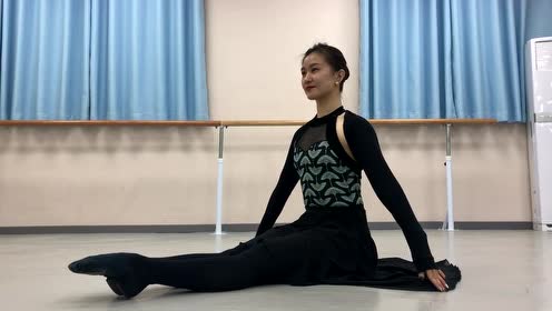 北舞考级七级勾绷脚教师示范