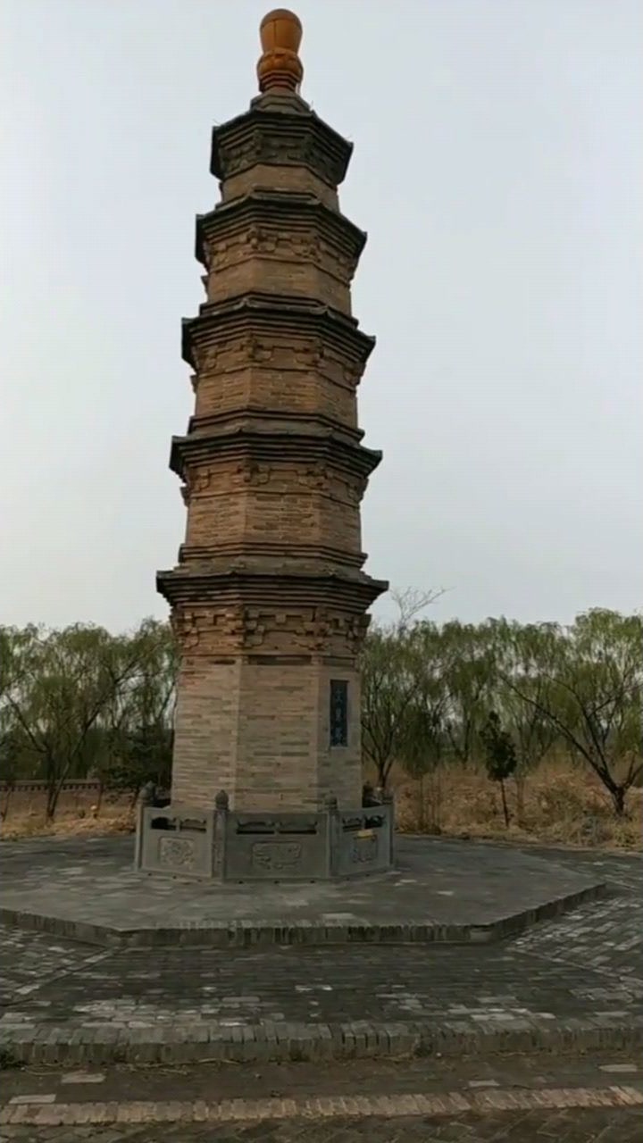 位于国家历史文化名村梁村村北的文慧塔建于元代,是平遥县重点文物