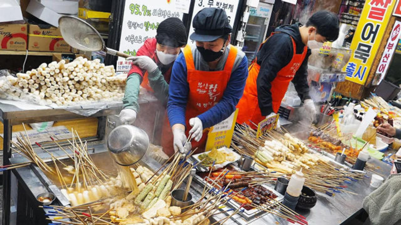 韩国街头小吃:鱼饼串串