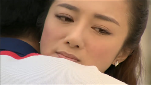 简 介:晓君哭着向丈夫道出自己的委屈,他听到一把抱住她,两人终和好