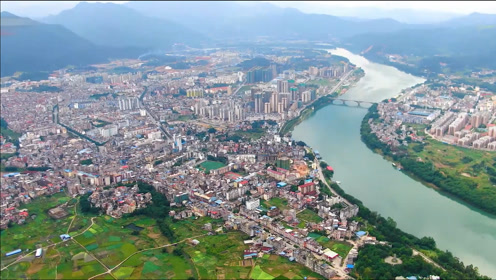 航拍日新月异的贺州昭平县,近几年发展迅猛,早已今非昔比