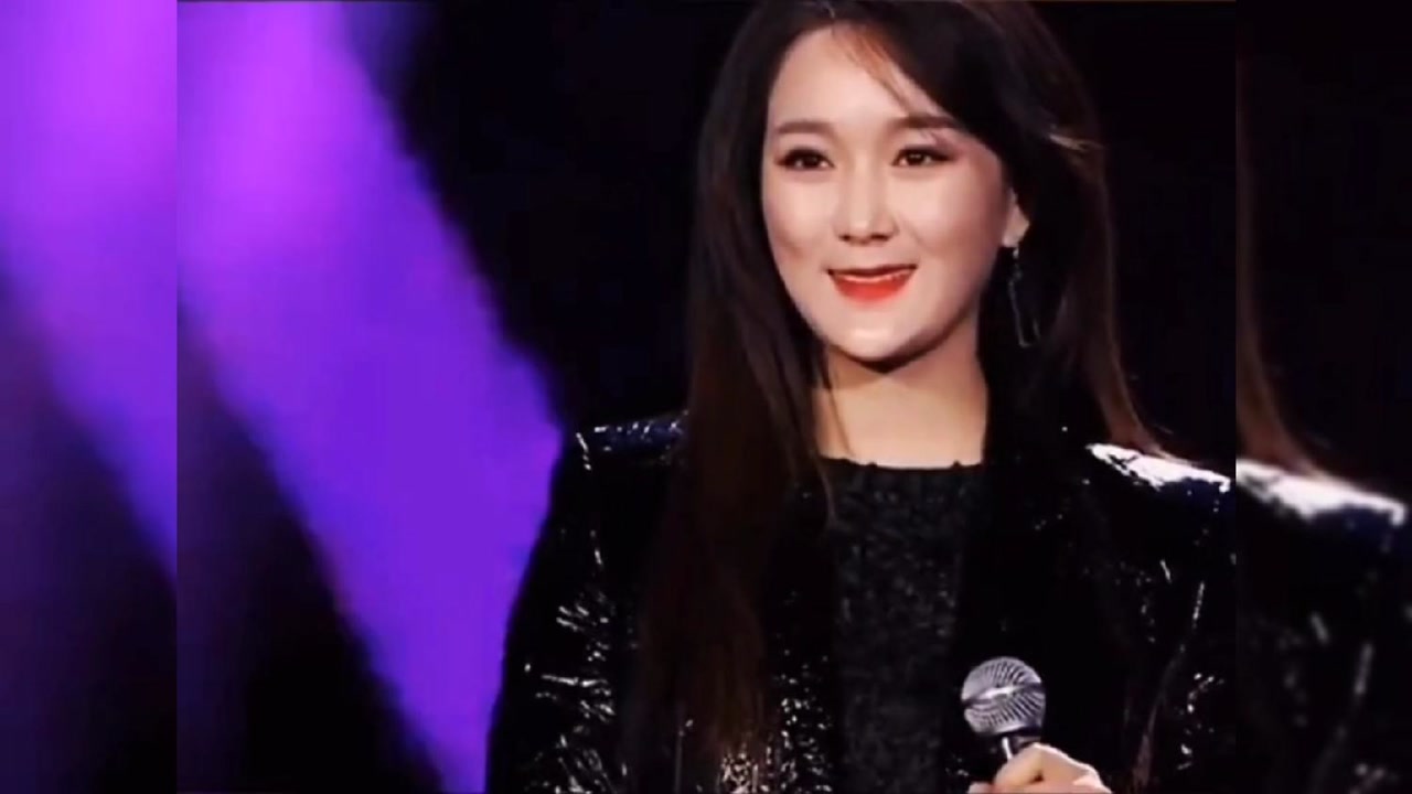 龙梅子的重要的事情要说三遍看着你的脸我的心像触了电