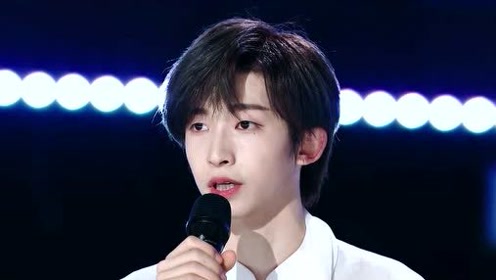 刘宇教全场行中国传统礼节叉手礼