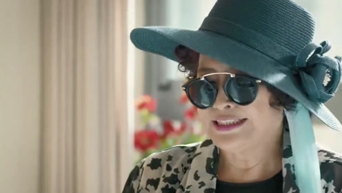 《小丈夫》许娣偷窥陆母被抓包,我就看着你尴尬的笑