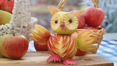 教你把苹果雕成猫头鹰的造型 趣味十足让孩子更爱吃水果