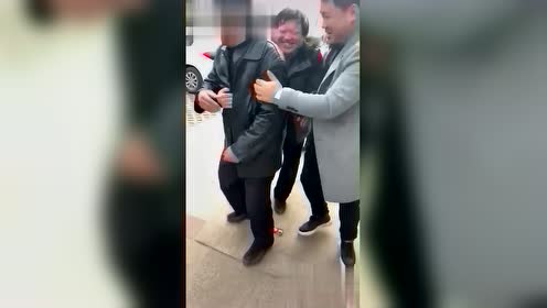 侄子磕头讨压岁钱 腾讯视频
