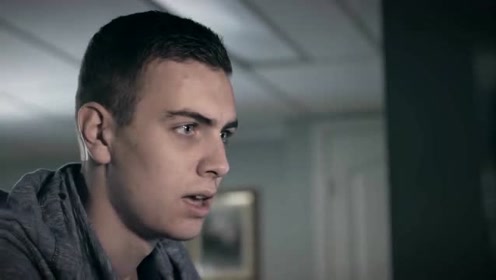 我的世界mc真人版:男生在废墟中发现了him,利用陷阱成功击败他