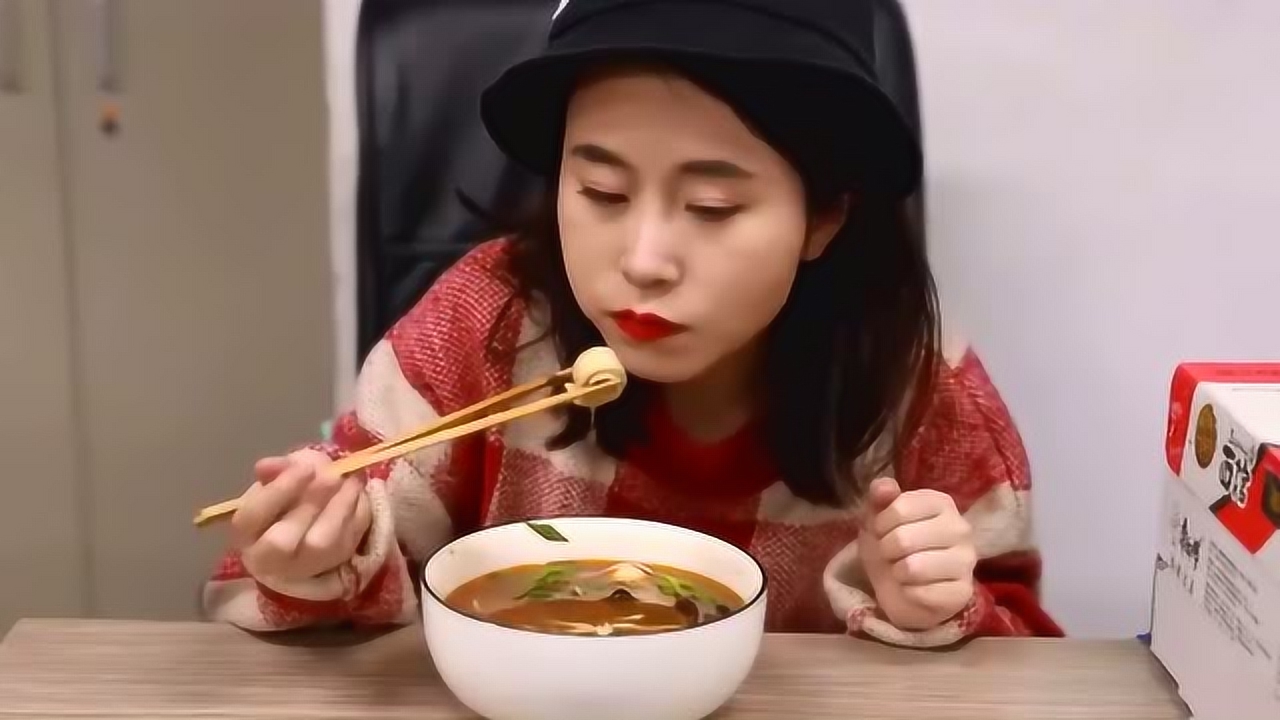 办公室小野:他要一份火锅味的米线,结果竟然要128!