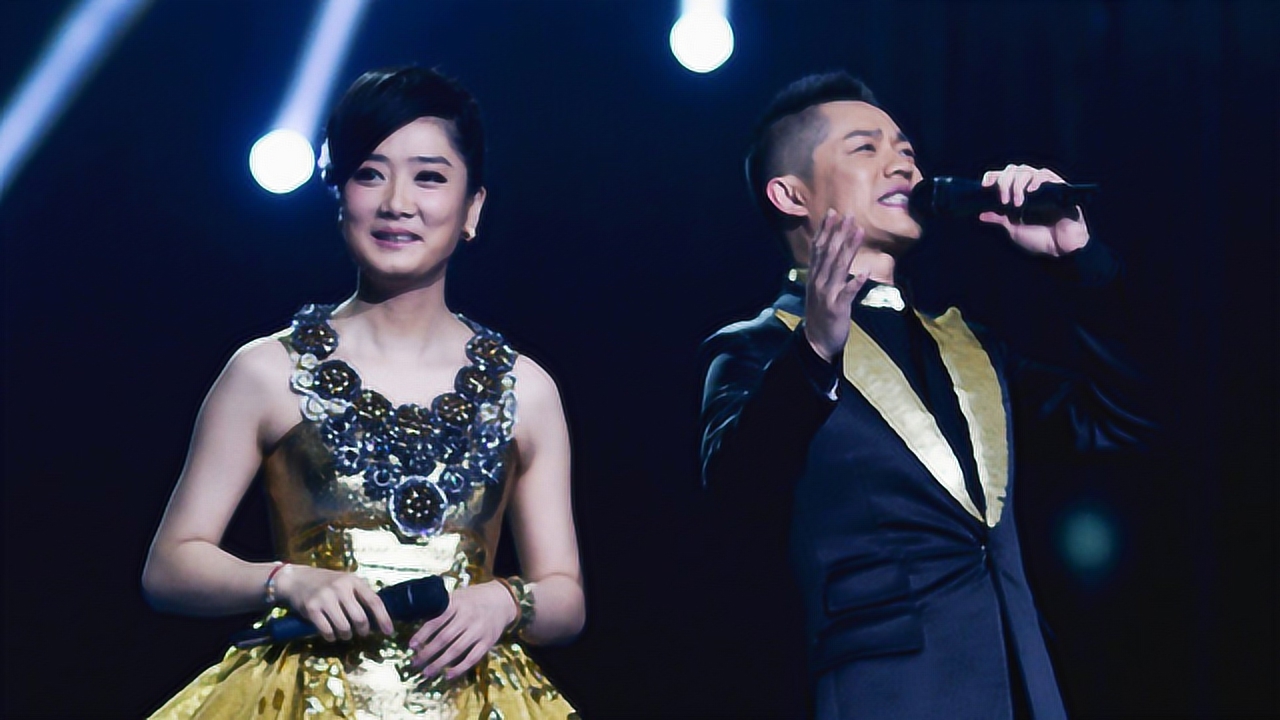 凤凰传奇又火了,千万不要小看曾毅唱功,听完这首歌让人刮目相看