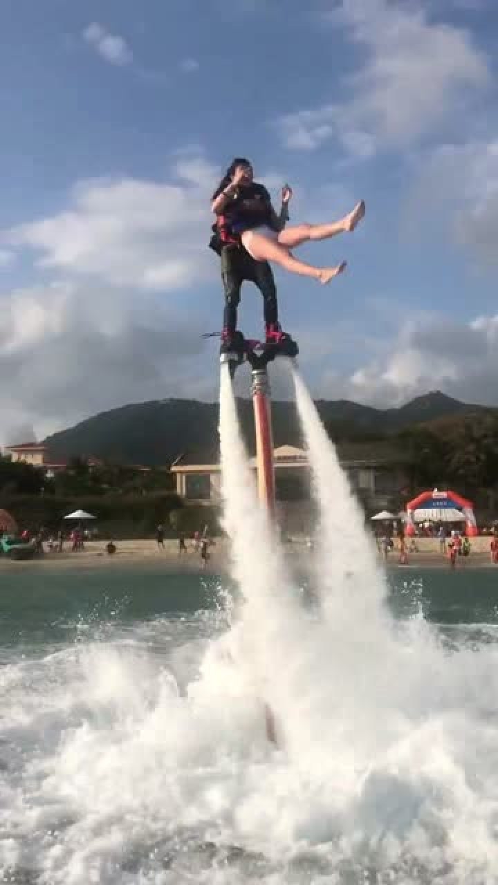 三倍流畅播放 4k超清体验 00:10 这位美女是冲着水上飞人这个项目