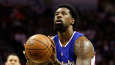 NBA搞笑解说：小加索尔扔鞋防守，小乔丹罚球观众笑喷！
