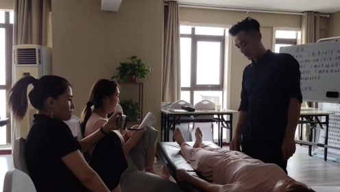 李茂发骨盆矫正视频(李茂发正骨手1一37治疗颈椎间盘突出)