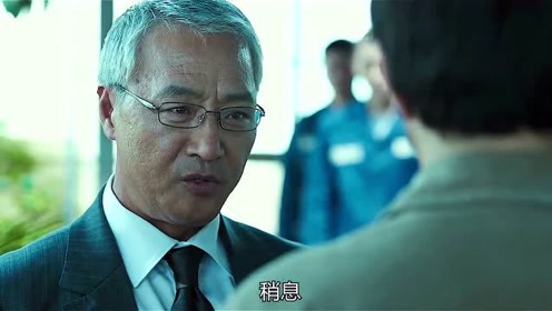 监狱老大连典狱长都不放在眼里,随意进出