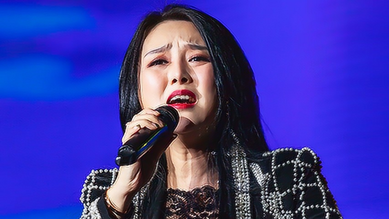 第一次听原唱《雨花石》,醉人的嗓音比杨子一还好听,真是厉害!