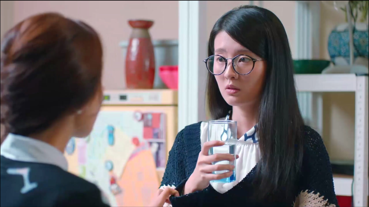 欢乐颂:关关以为小邱发现,自己喜欢赵医生,急的小脸红彤彤的