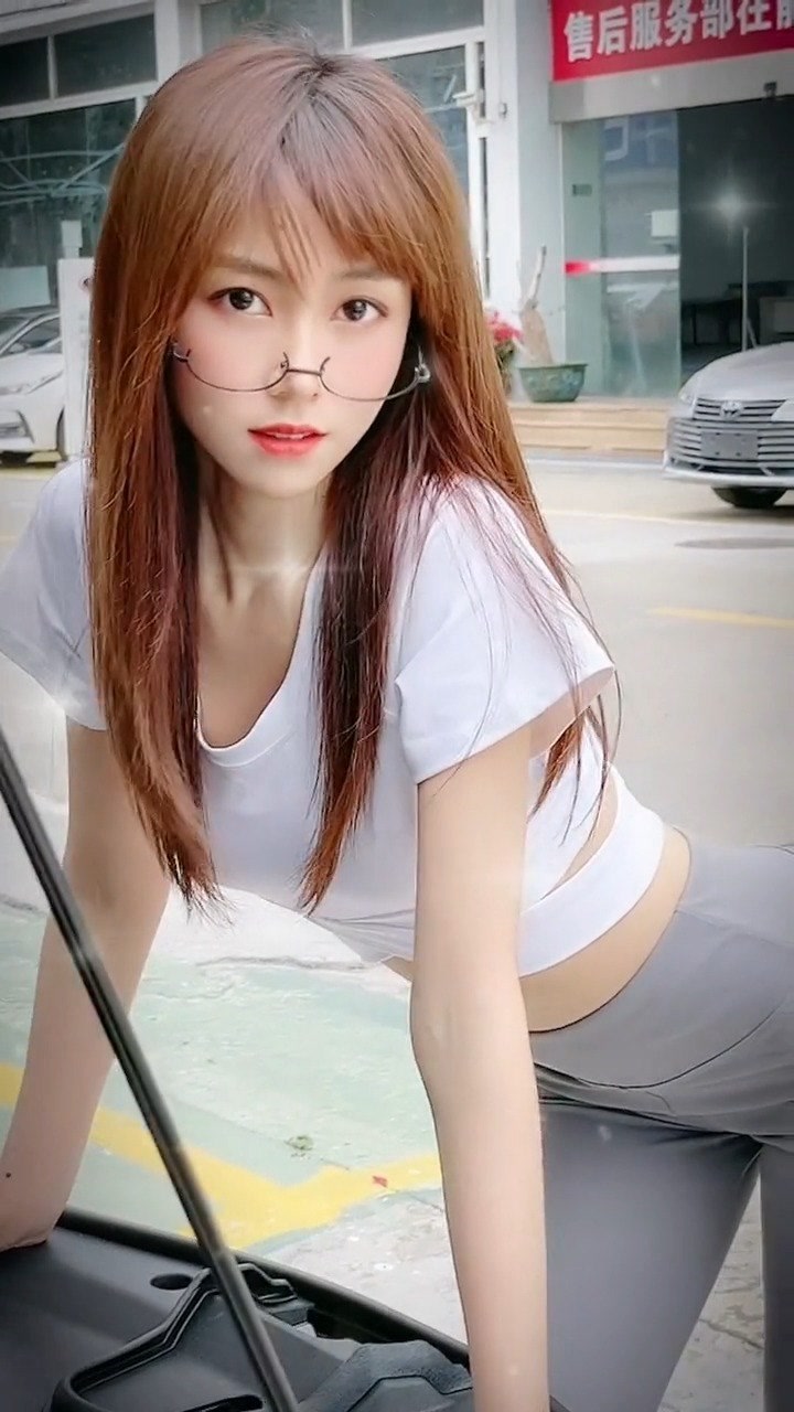 快说说你背着你父母做过最刺激的事是什么?#美女