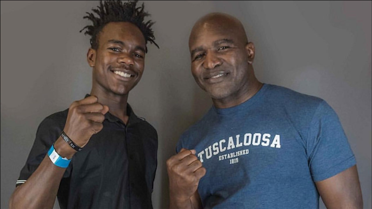 泰森亲自教儿子拳击训练,这套动作真专业,肯定能超过他父亲