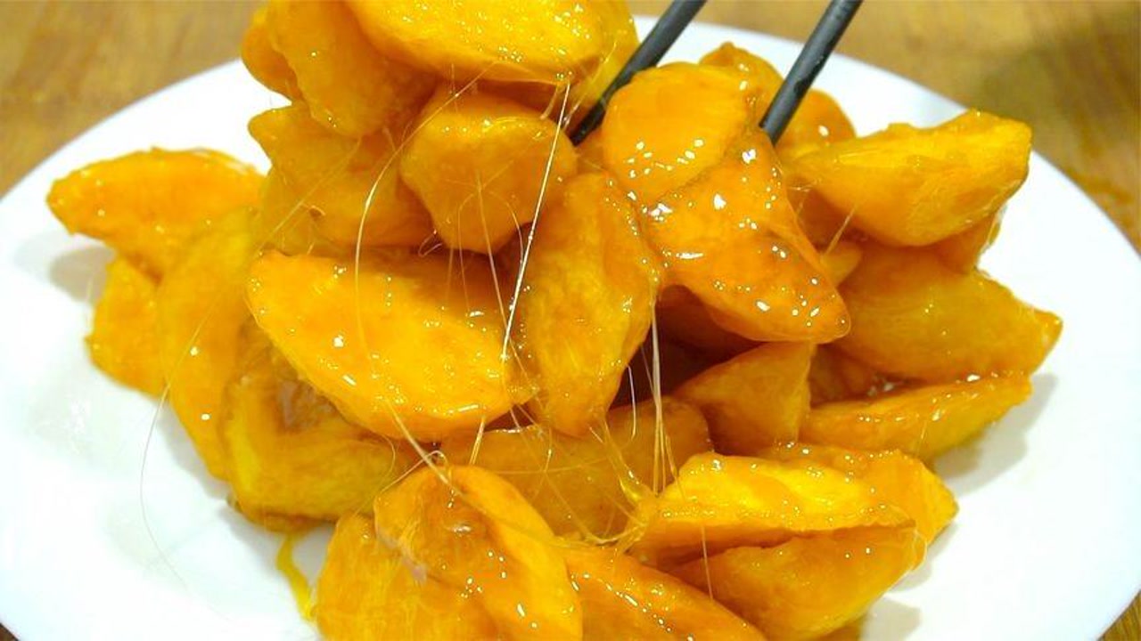 拔丝地瓜想要好吃,炒糖色是关键,2分钟教会你,千丝万缕太香了